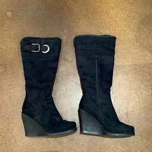 Soda knee high black velvet boot size 6